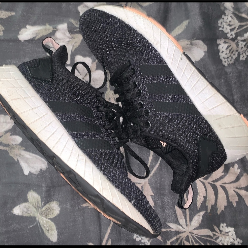 Adidas tennis shoes super cute